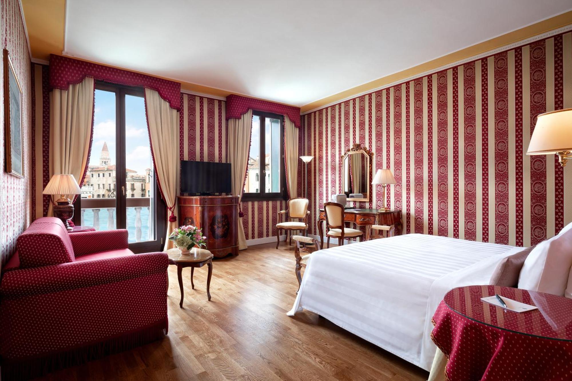 Exclusive Junior Suite Grand Canal View,1488127633:JPEG